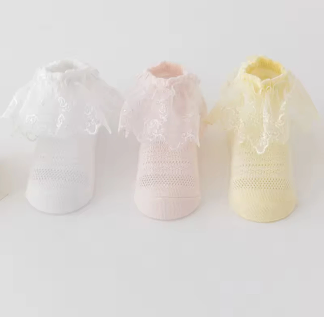 شرابات دانتيل بناتي – قطن ناعم بلمسة فاخرة