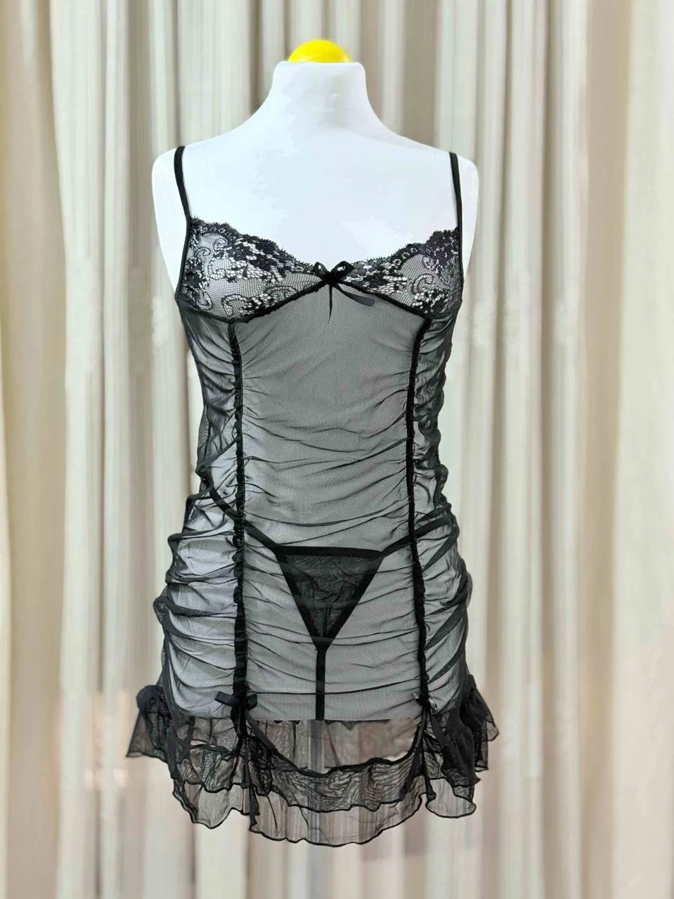 لانجري شفاف بالدانتيل