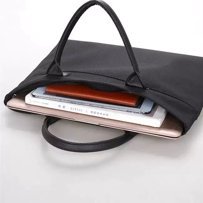 حقيبة لابتوب سوداء