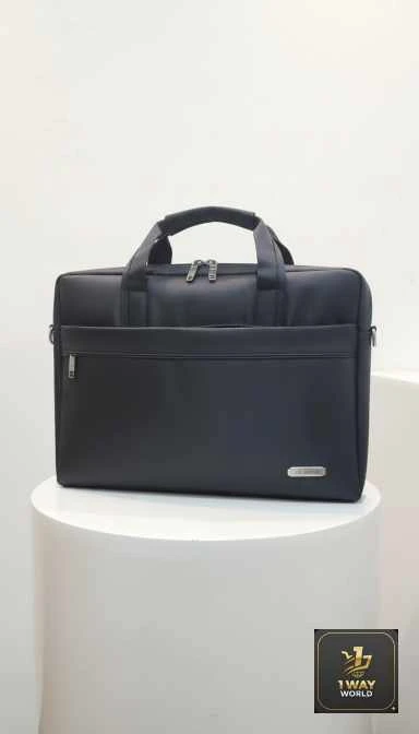 حقيبة لابتوب سوداء