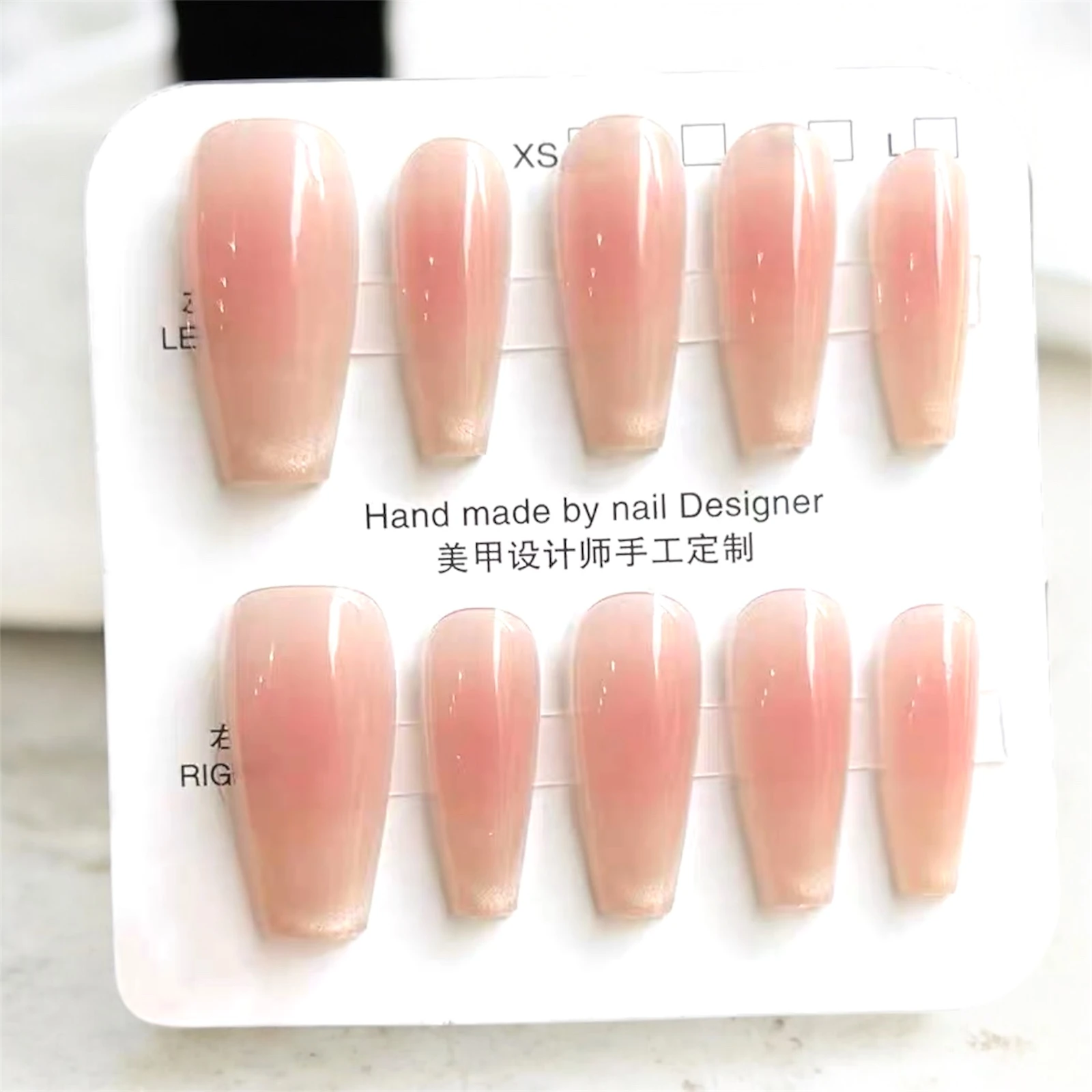 أظافر تركيب جاهزة بتصاميم مختلفة