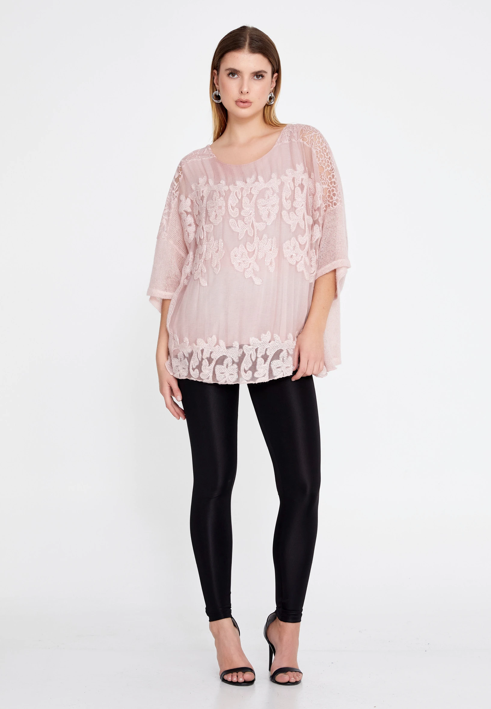 توب واسع بقماش ناعم ومريح