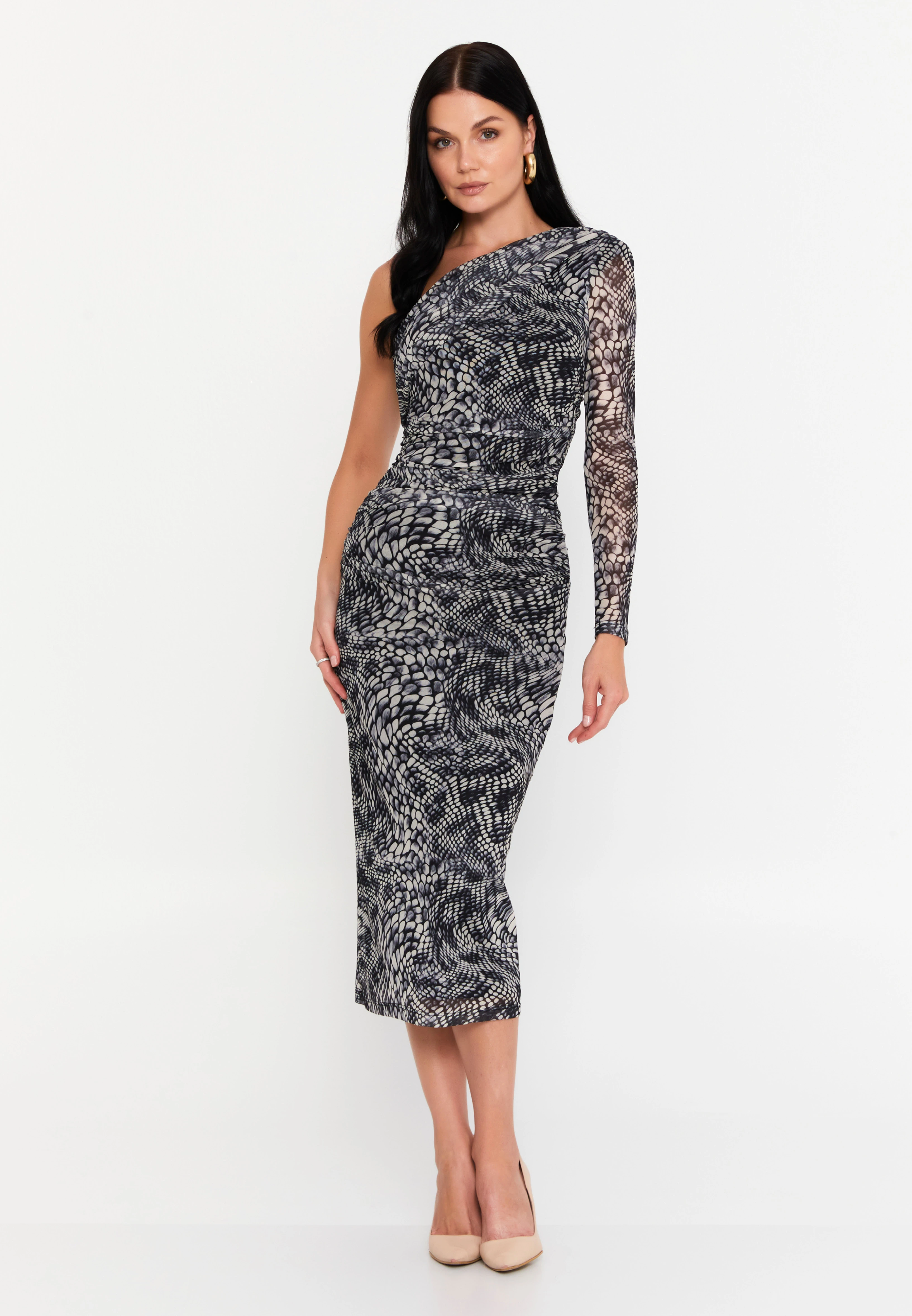 فستان ميدي بقصة ضيقة