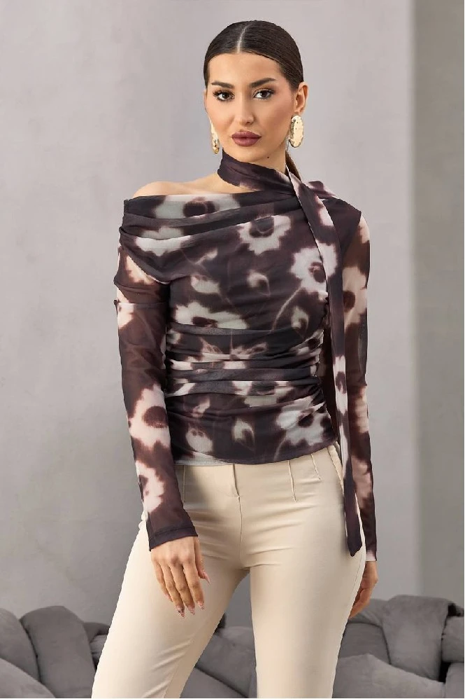 بلوزة بأكمام طويلة بتصميم أوف شولدر أنيق