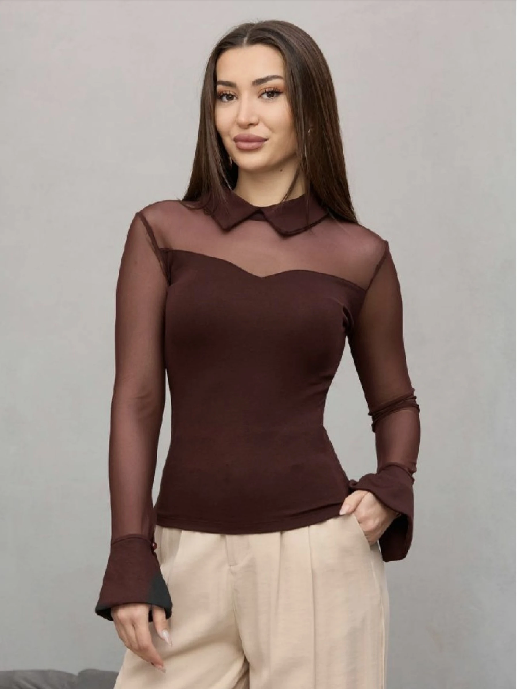 بلوزة بأكمام طويلة بتصميم أنيق