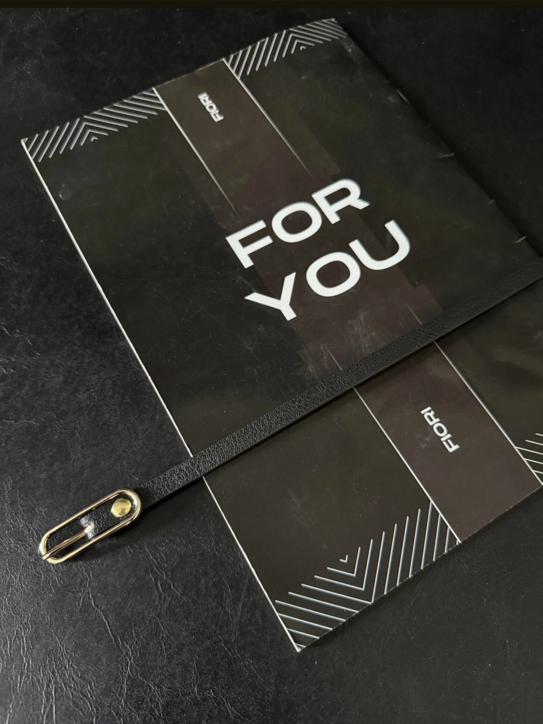 حزام نسائي أنيق بلون أسود