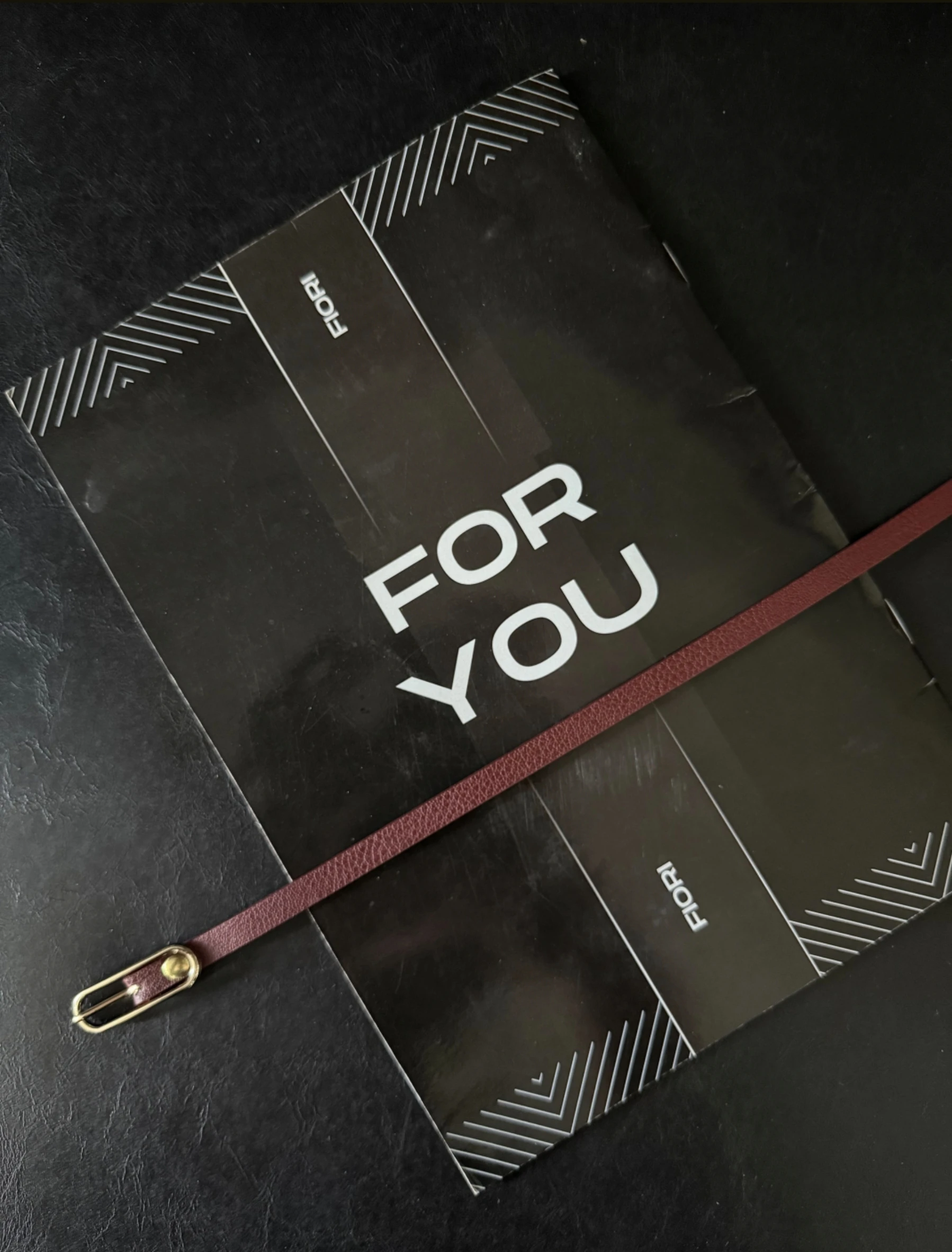 حزام نسائي أنيق بلون خمري