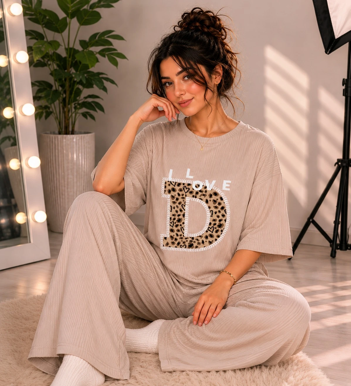 بيجامه منزليه مريحه وانيقه تيشيرت مخطط وبنطلون واسع بخصر مطاطي