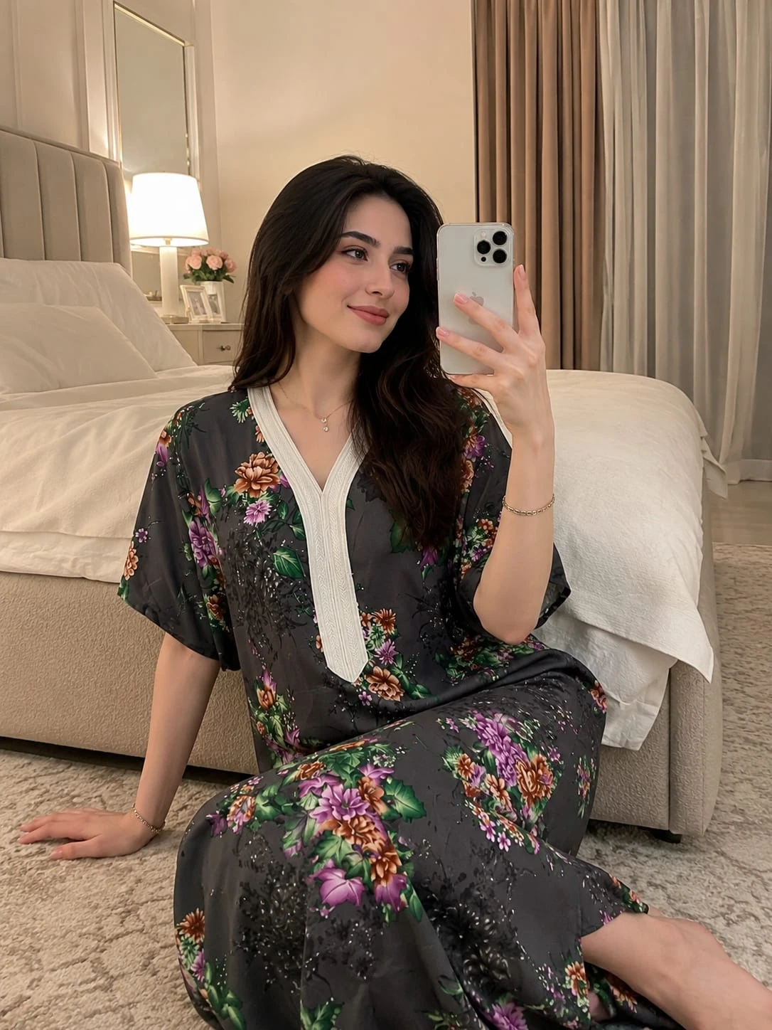 قميص نسائي طويل بنقشة شرقية فاخرة – أناقة مميزة لإطلالة منزلية راقية